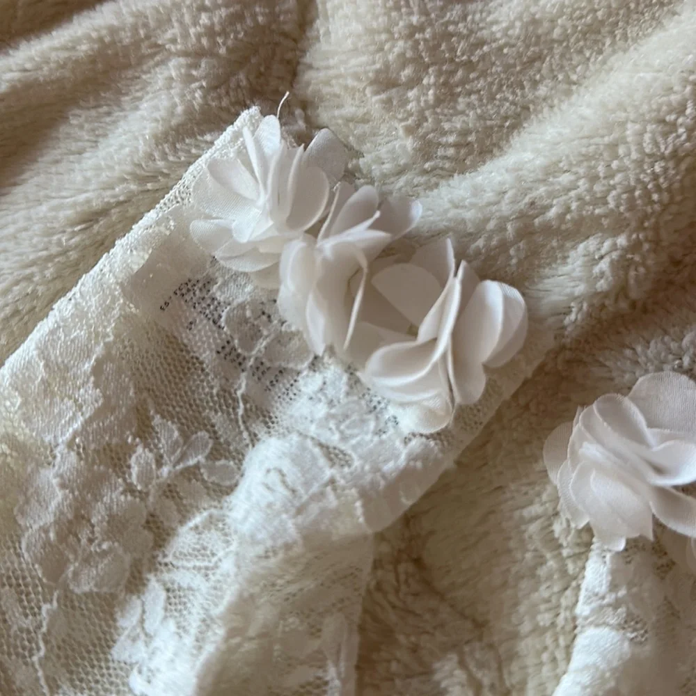 White Claire’s gloves for toddlers